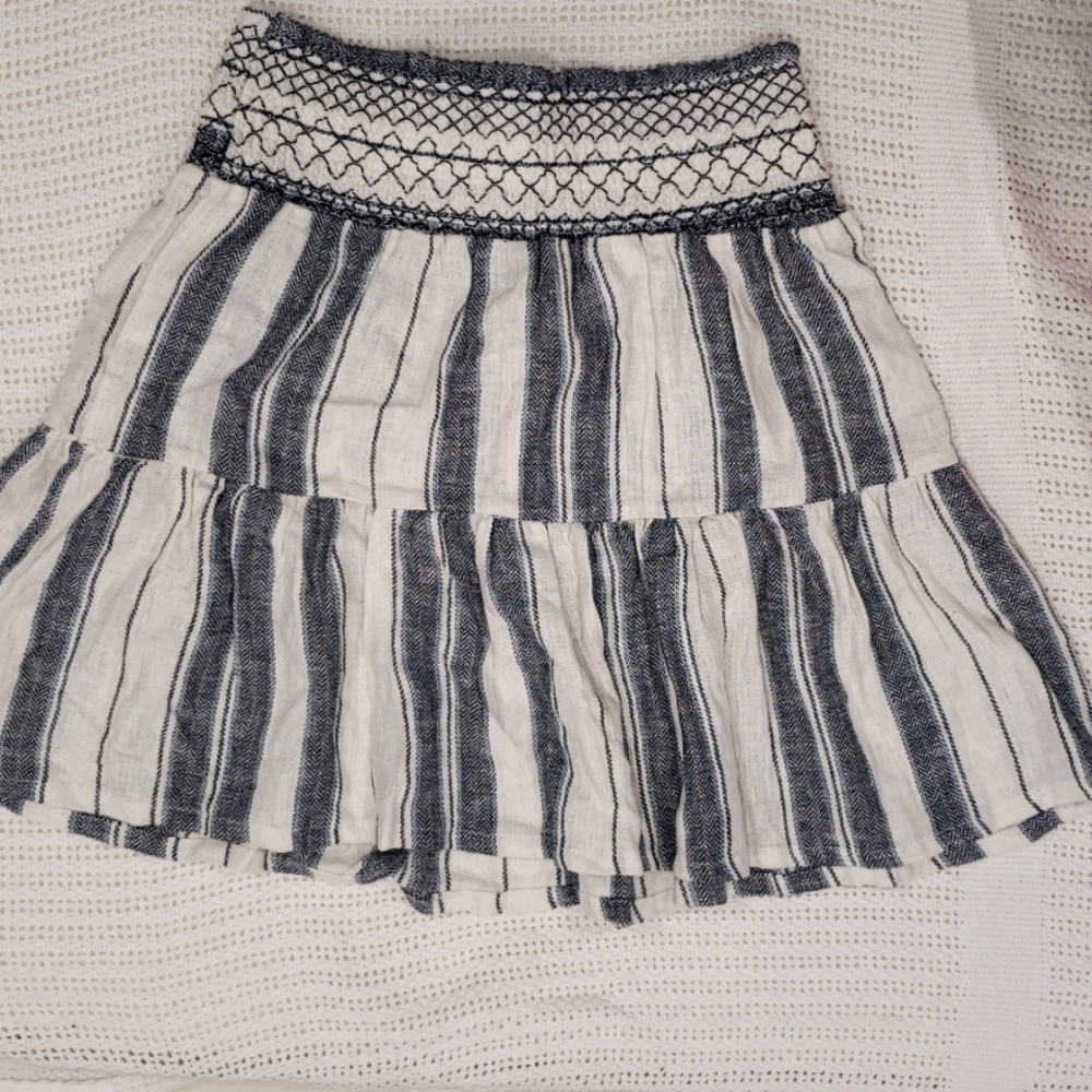 Indigo Rein Linen Flowy Mini Skater Skirt White Blue Pattern